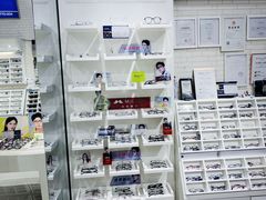 -诺柯视眼镜-蔡司依视路官方工厂店(淞南一店)
