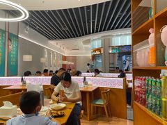大堂-诚铭记·虾仁汤包·成都小吃(融创店)