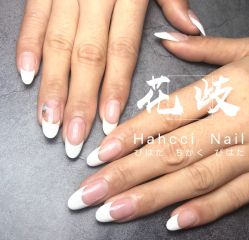 -花岐款式专研健康美甲沙龙