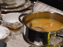 金汤花胶清远鸡锅-ONE FULL 古董港式海鲜火锅