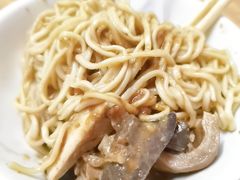 -松树干拌面店