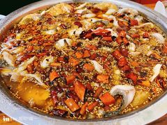 酸菜鱼-黑皮酸菜鱼(三山街店)