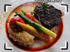 牛排配红酒汁-YUE·6·西式融合餐厅(外滩六号店)