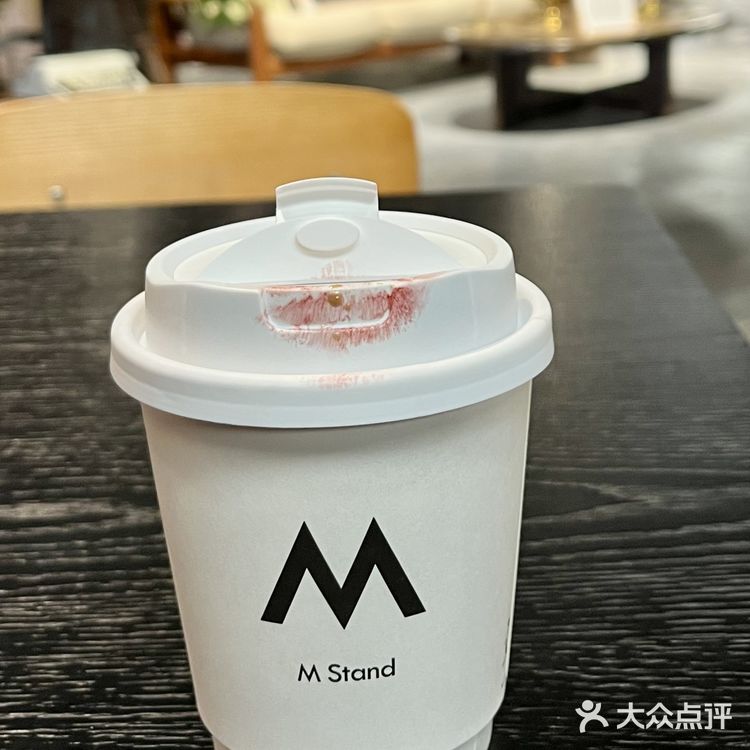 工业风咖啡店M Stand