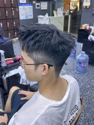 -藤野造型专业烫染接发