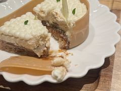 -VERIE BAKEHOUSE