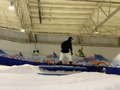 -乔波室内滑雪场