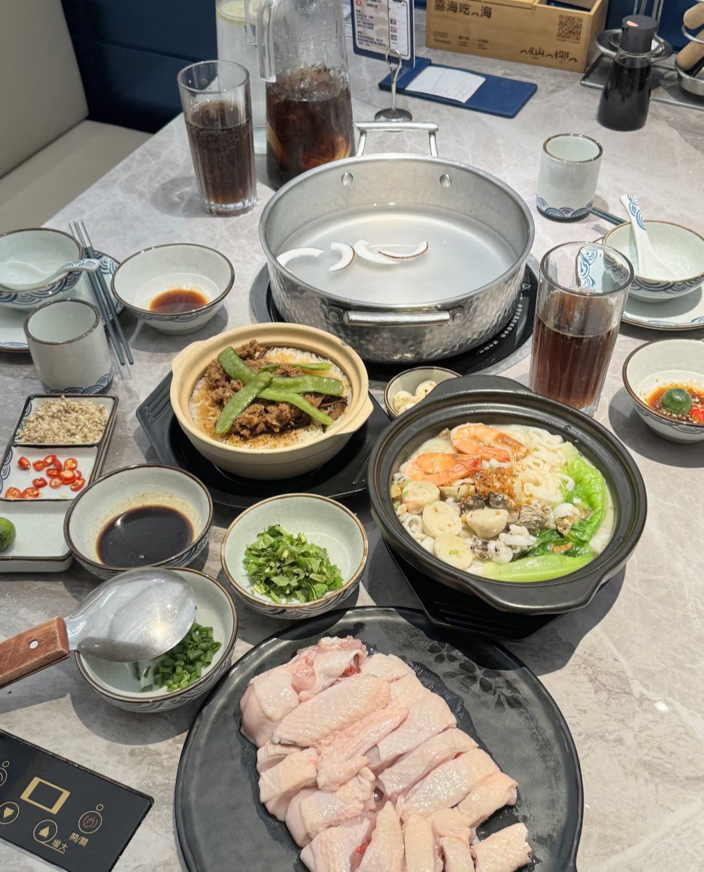 原味椰子鸡 鸡肉肉质鲜嫩 搭配上浓郁的椰