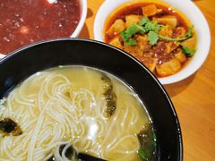-诚铭记·虾仁汤包·成都小吃(融创店)