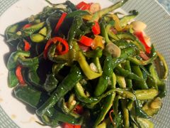 -头上红煨盐鸡乡村食府