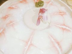 -老牌坊云南鱼豆花火锅(爱建店)