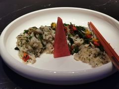 -荣誉海鲜酒楼(海湾店)