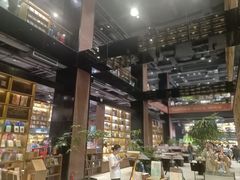 -半山书局(新世纪商城店)
