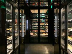 面包甜点陈列柜-御宝轩(益丰·外滩源店)