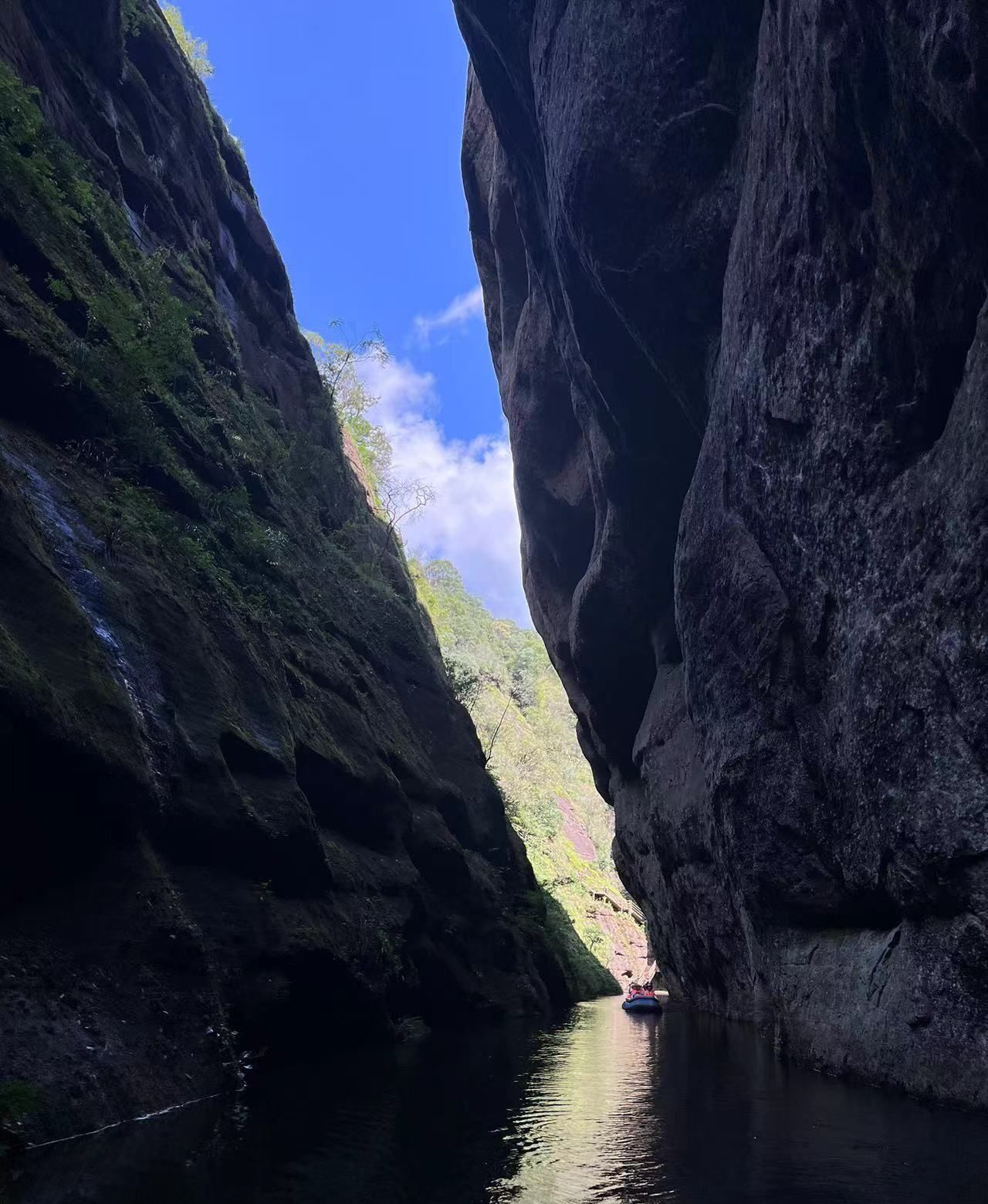 位于三明市泰宁县的九龙潭,风景独具特色