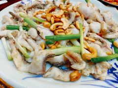 果仁炒生鱼片-禄源公·老莞诚饭店
