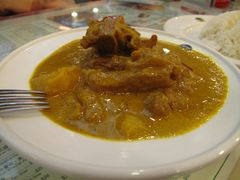 咖喱牛腩饭-翠华餐厅