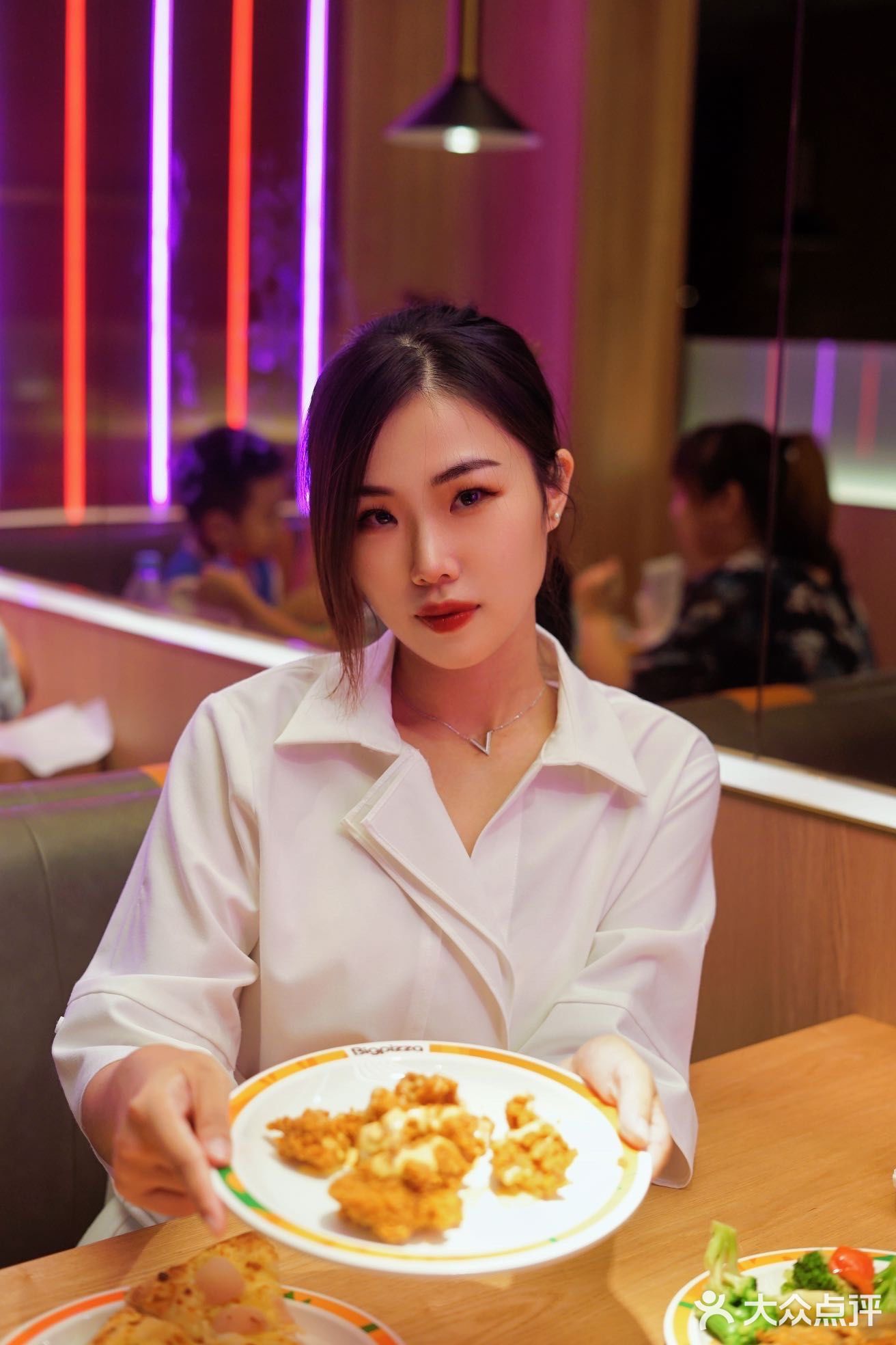 新品来啦，在比格比萨自助实现芝士瀑布配炸鸡🍗