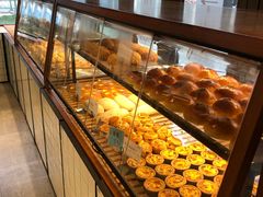 面包甜点陈列柜-Dough&Joe团憩(瑞虹天地月亮湾店)