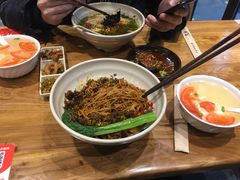 -湘人龙记老长沙米粉(华普国际大厦店)