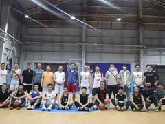 -顶峰篮球俱乐部(南头店)