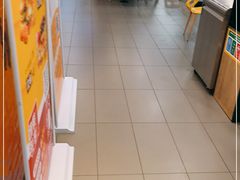 大堂-麦当劳(城东万达广场店)