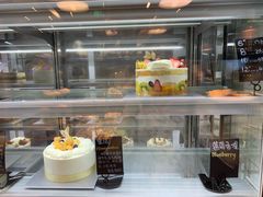 面包甜点陈列柜-Dough&Joe团憩(瑞虹天地月亮湾店)