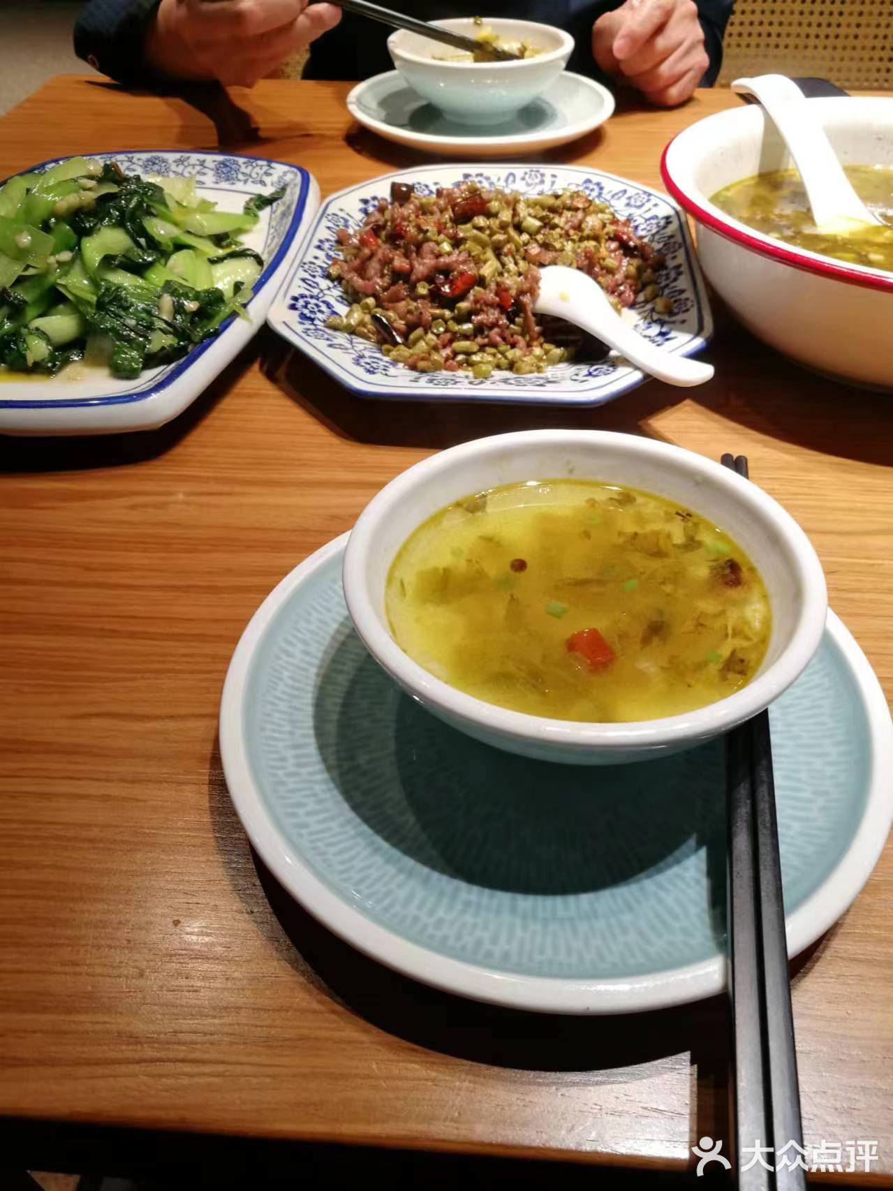 一个像回家吃饭的小店，很温馨