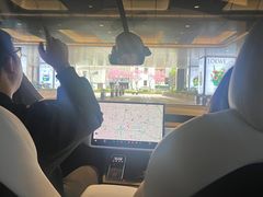 -TESLA 特斯拉(上海太古汇体验店)