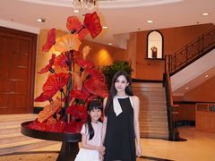 -深圳富苑皇冠假日套房酒店