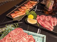 -山川小町·极番烧肉(新地假日广场店)