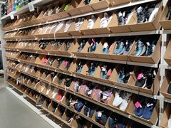 -唯品会(北京国瑞城店)