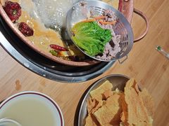 -洱火云南酸菜牛肉火锅(石景山当代商城店)