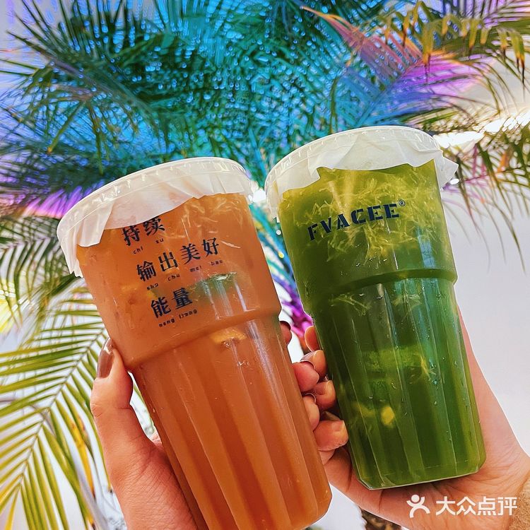 店里虽然人很多 但座位还是一直有的