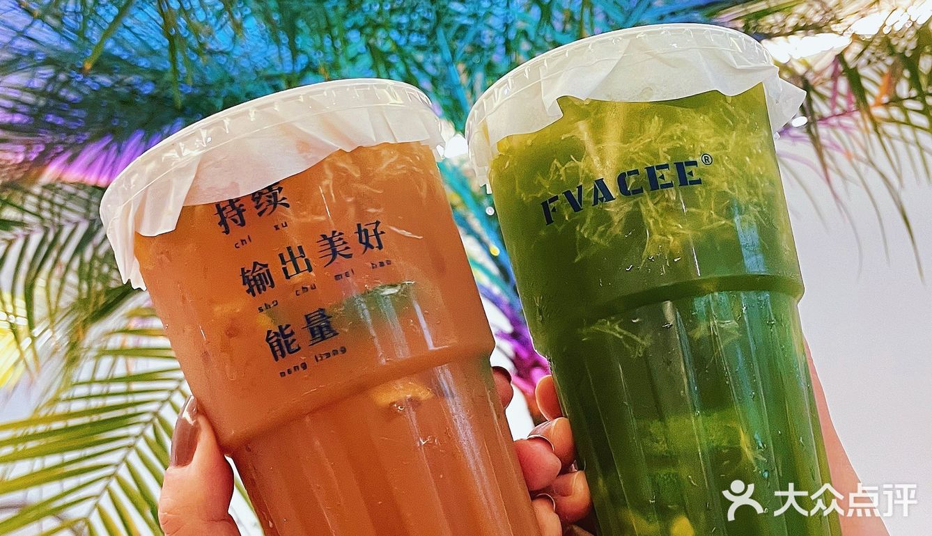 店里虽然人很多 但座位还是一直有的