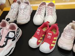-爱革·奢品·鞋包·衣物·家居(金桥国际商业广场店)