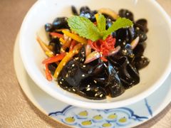 鲜洋葱捞东北木耳-广州文华东方酒店·江-由辉师傅主理