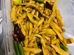 油焖干笋-吕氏疙瘩汤·私家菜馆(慈云寺店)