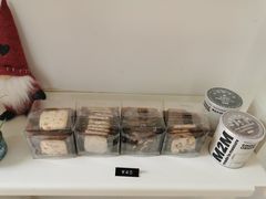 -UNI UNI(环亚凯瑟琳店)