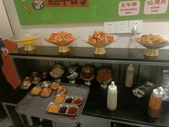 -山野的朋友露营炭火烤肉