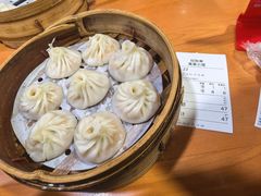 -莱莱小笼·乔艾