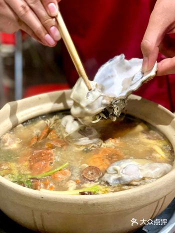 上海！大闸蟹生蚝鸡煲…真的好好吃啊！