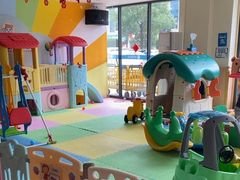 -哲学苑亲子园·早教婴儿托育·婴儿游泳(颐龙湾店)