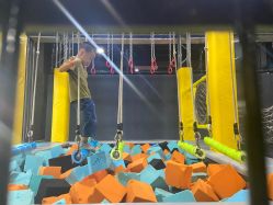 -蹦贝运动中心·蹦床·攀岩·闯关(龙岗店)