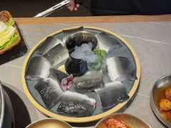 -草家酱蟹炭火烤肉店(珲春南路一店)