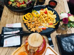 小吃拼盘-威克特披萨汉堡