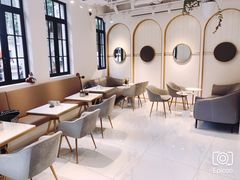 -Fridi Patisserie Cafe