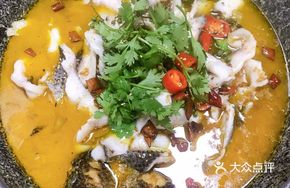 Golden Soup Stone Pot Sour Cabbage Fish