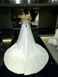 -VV新娘婚纱礼服体验馆