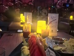 -FOUR PLAY BAR
